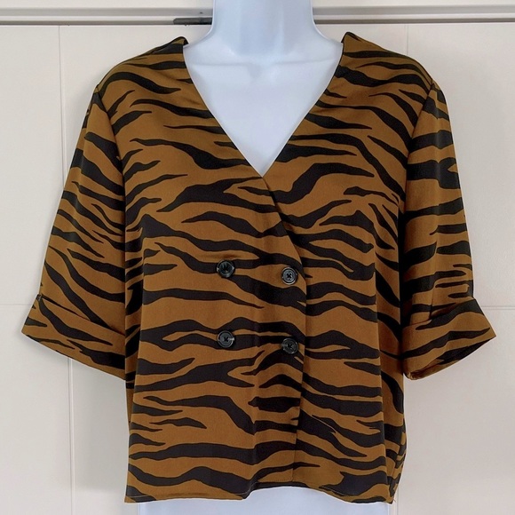 Dynamite/ Tie back/ Satin feel/ Short sleeve/ Zebra print/ Size US M - Picture 6 of 14